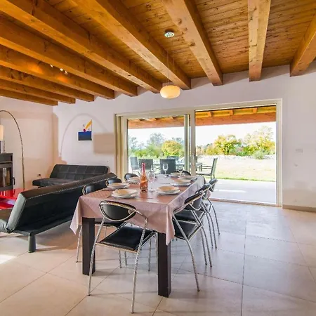 Maslina Villa Stifanići